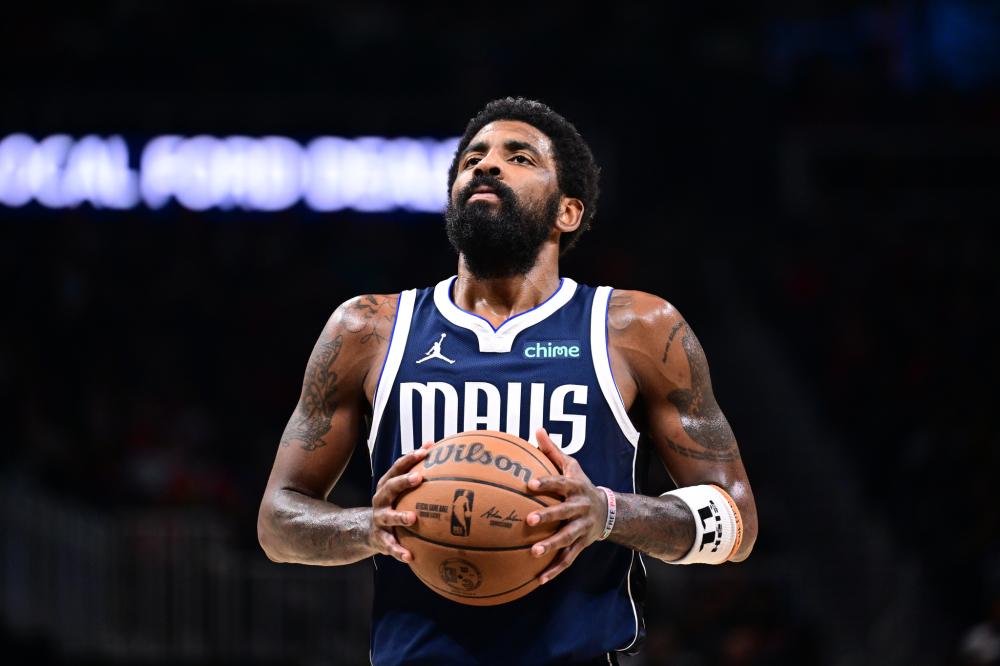 仅吸引着两 仅吸引着两