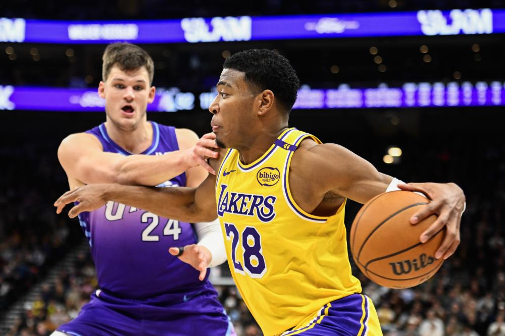 12个篮板 12个篮板